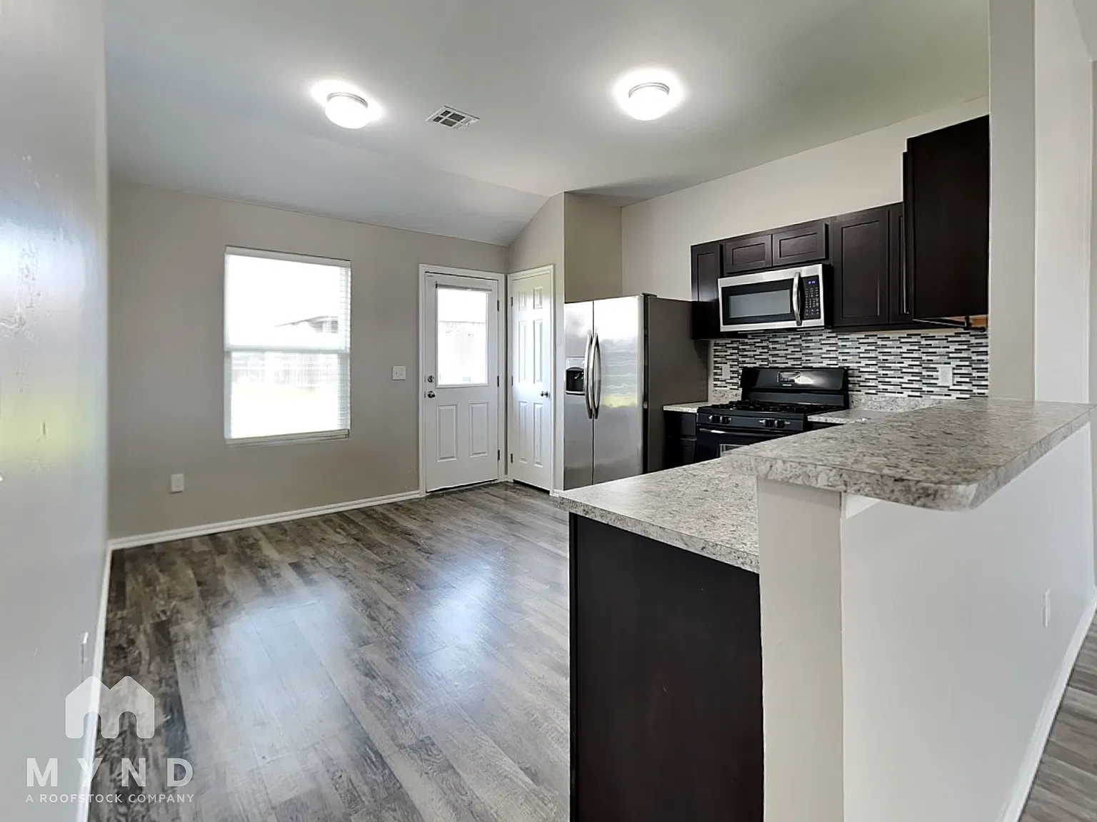3 bed, 2.0 bath, 1215 sqft, $1,510 — Photo 3