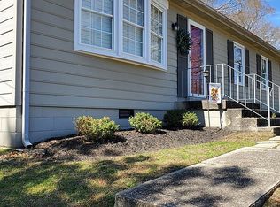 220 Biltmore Dr, Colonial Heights, VA 23834