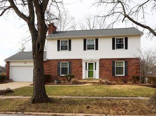 851 Green Lantern Ln, Ballwin, MO 63011