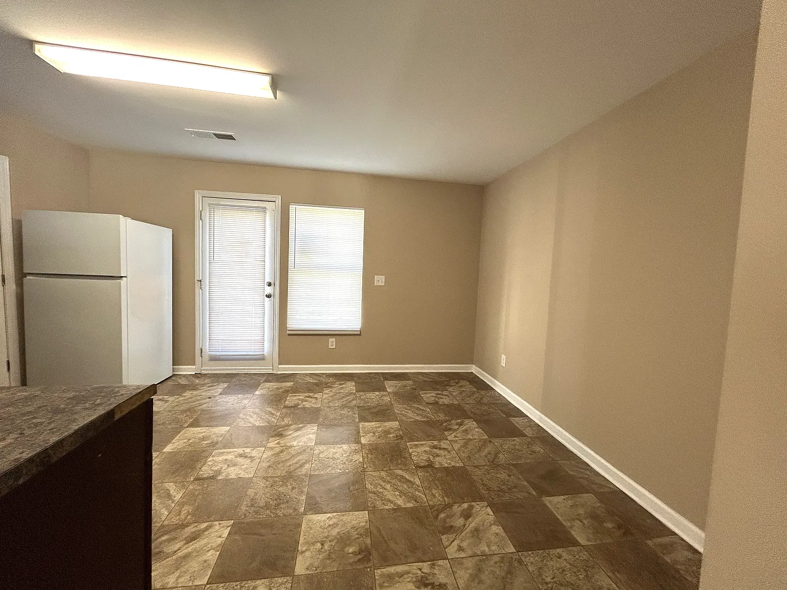 3 bed, 2.5 bath, 1478 sqft, $1,500 — Photo 3