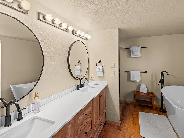 525 Coronado Trl — Photo 54