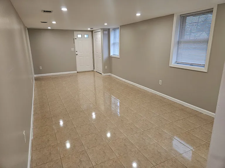 225-229 Huyler St #1 — Photo 3