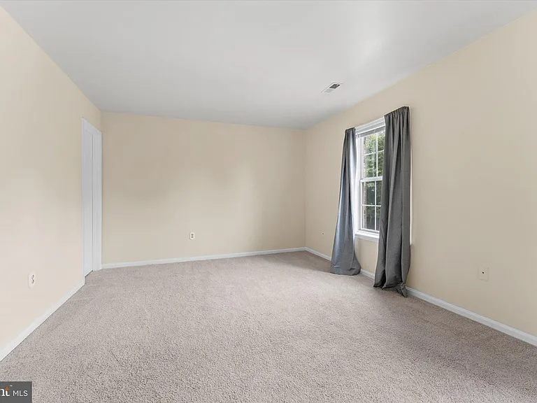 2753 Bixby Rd — Photo 15
