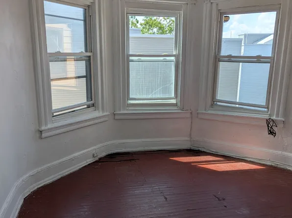 902 N 41st St Floor 3, Philadelphia, PA 19104