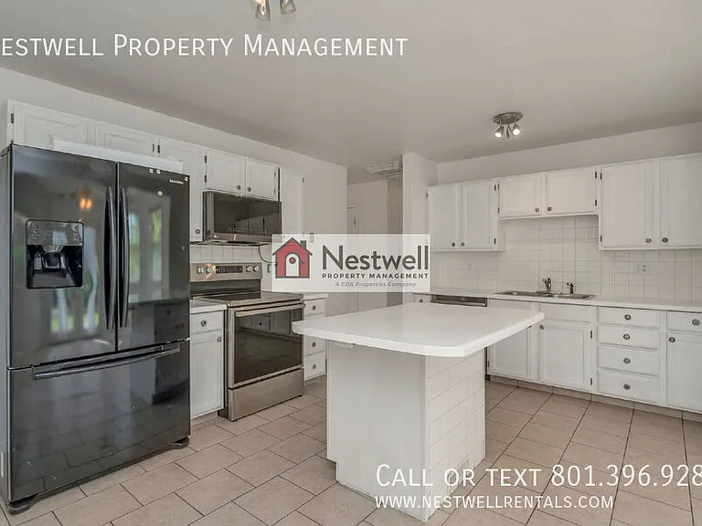 3823 W Tuscaloosa Way — Photo 2
