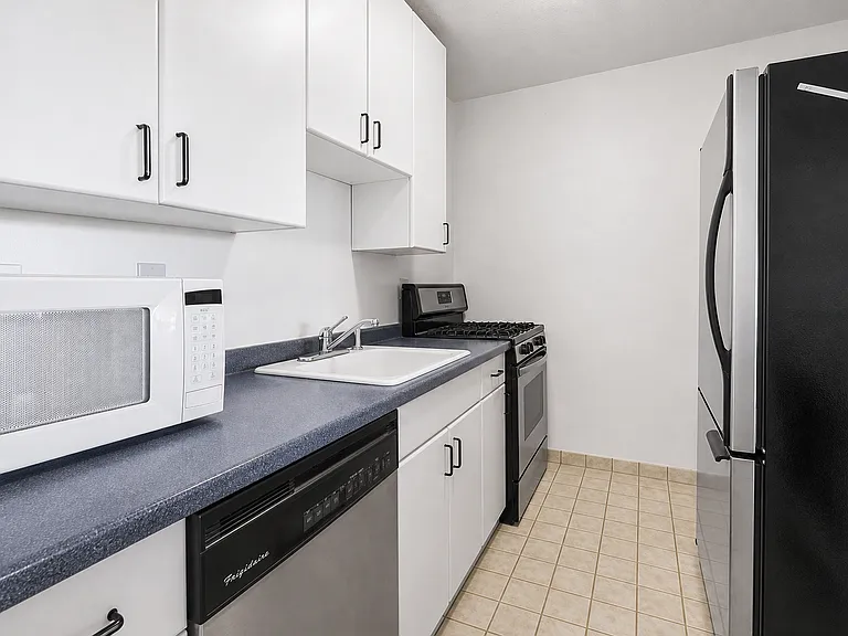 8 Whittier Pl #21B — Photo 16
