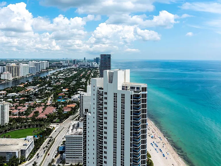 18975 Collins Ave #14000 — Photo 19