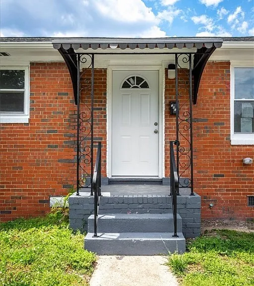 1806 Sussex St — Photo 7