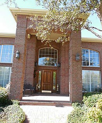 3rd image of 1409 Coventry Cir