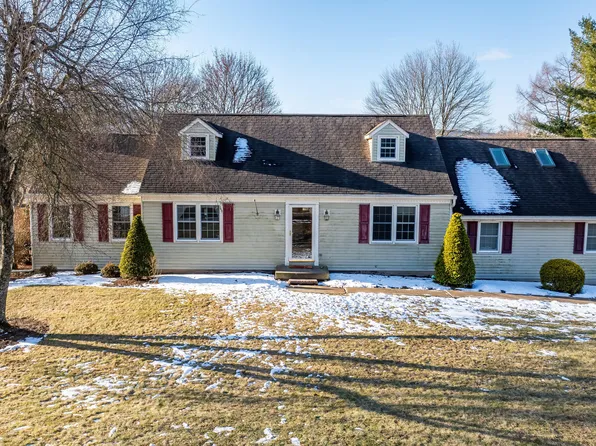 11 Matts Meadow Rd, Danville, PA 17821