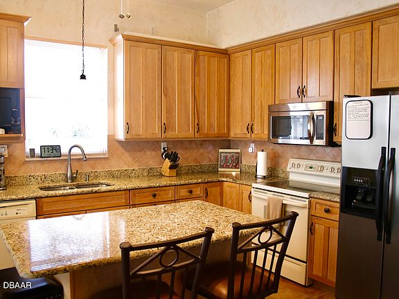 3rd image of 172 Key Colony Ct