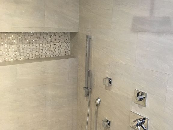 3rd image of 21345 NE 19th Ct