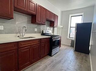 340 8th St #5, Brooklyn, NY 11215