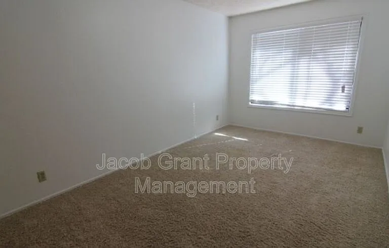 545 May St — Photo 16