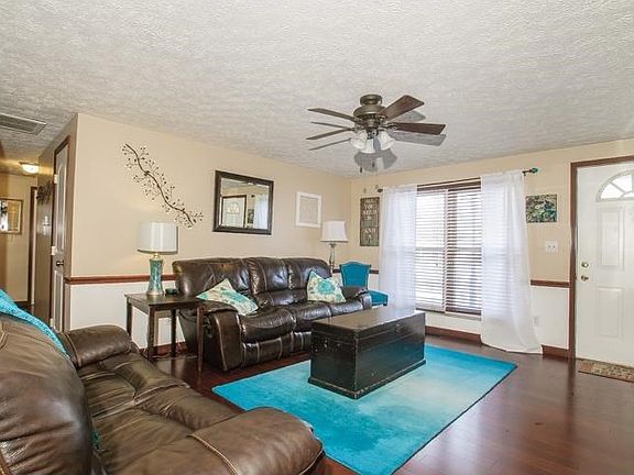 5th image of 4343 Hillcrest Dr