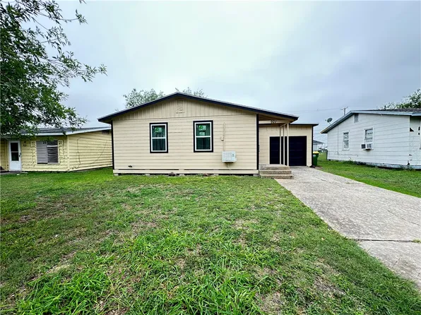 921 Oak St, Taft, TX 78390