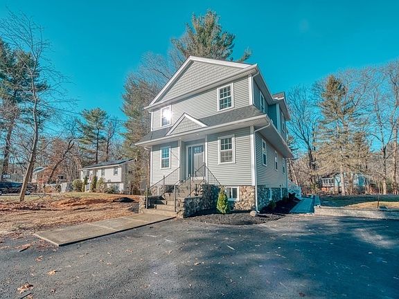 2nd image of 28 Parker St