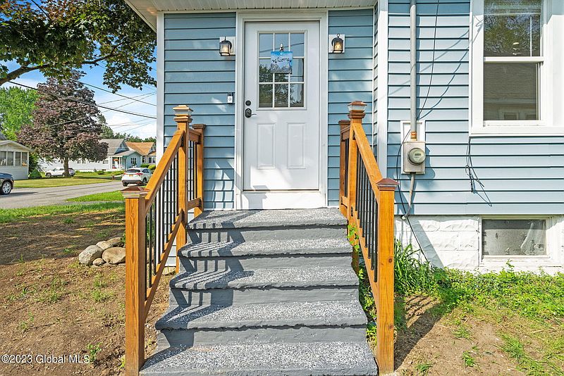 3rd image of 35 Van Buren Avenue