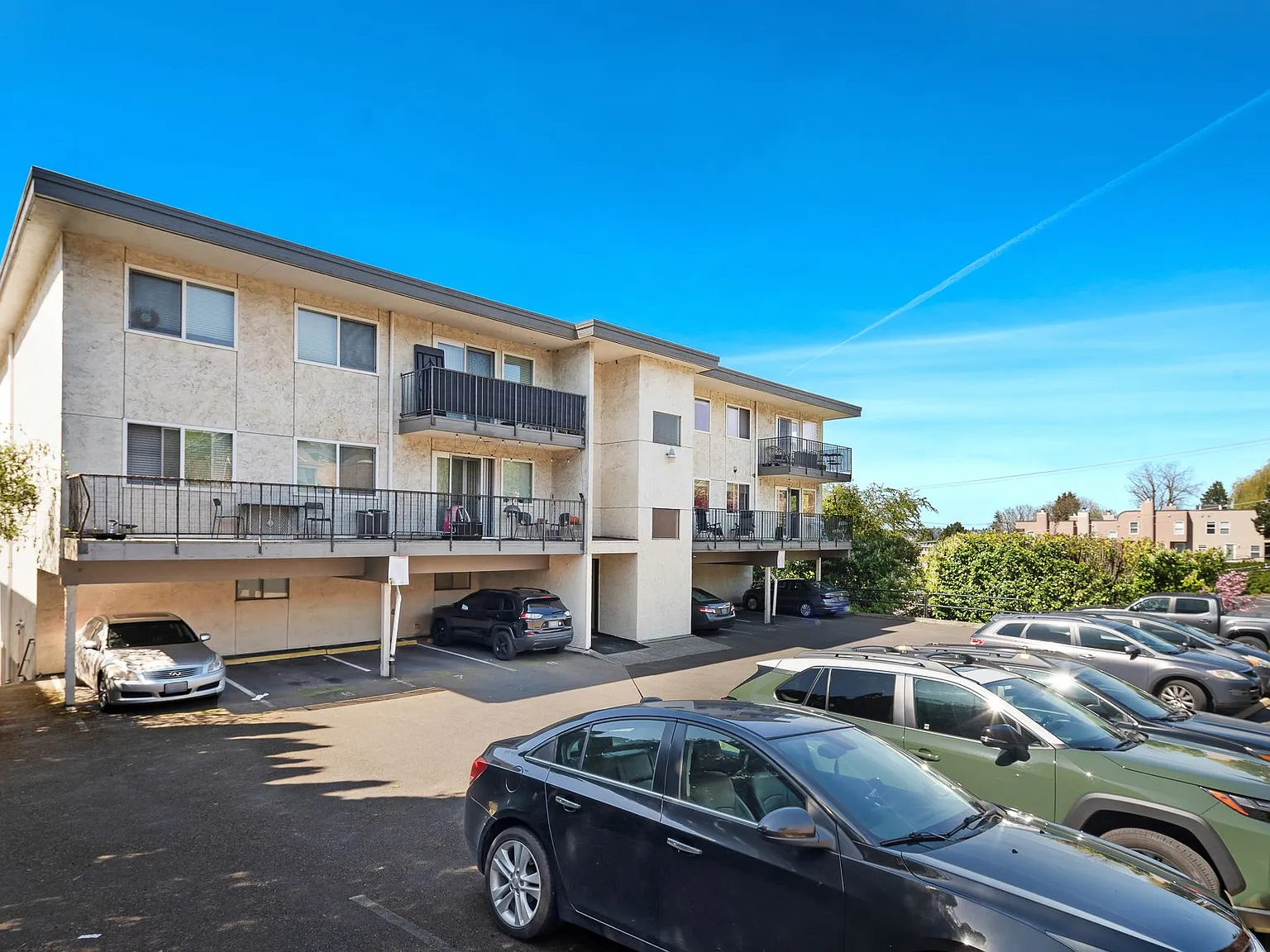 D14 Apartments — Photo 2