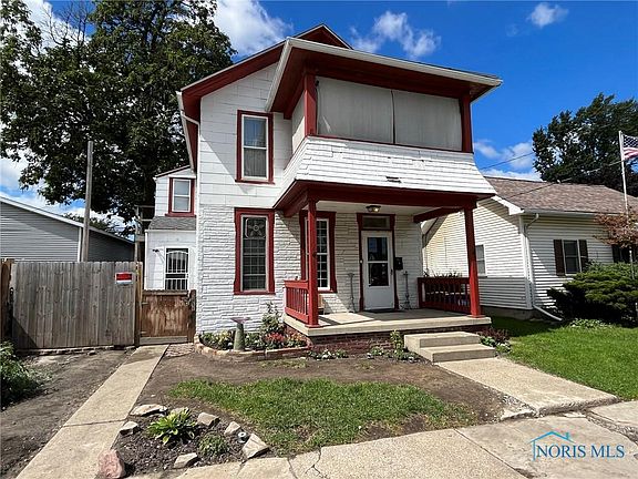 2nd image of 3811 Peru St