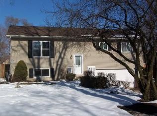 1116 Barbara Ln, Wauconda, IL 60084