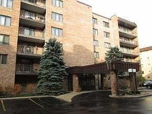 1st image of 901 Center St Unit 104