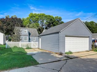 3254 N 86th St, Milwaukee, WI 53222