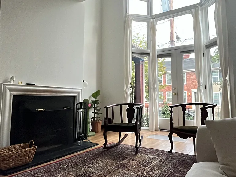 6412 Howe St #1 — Photo 8