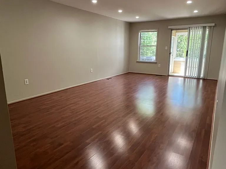 6B John Adams Ct #6B — Photo 3