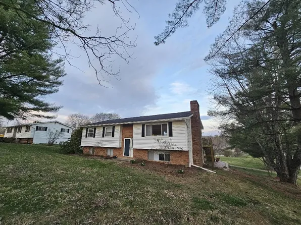 315 Estates Dr, Athens, OH 45701