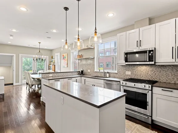 821 E 6th St #1, South Boston, MA 02127