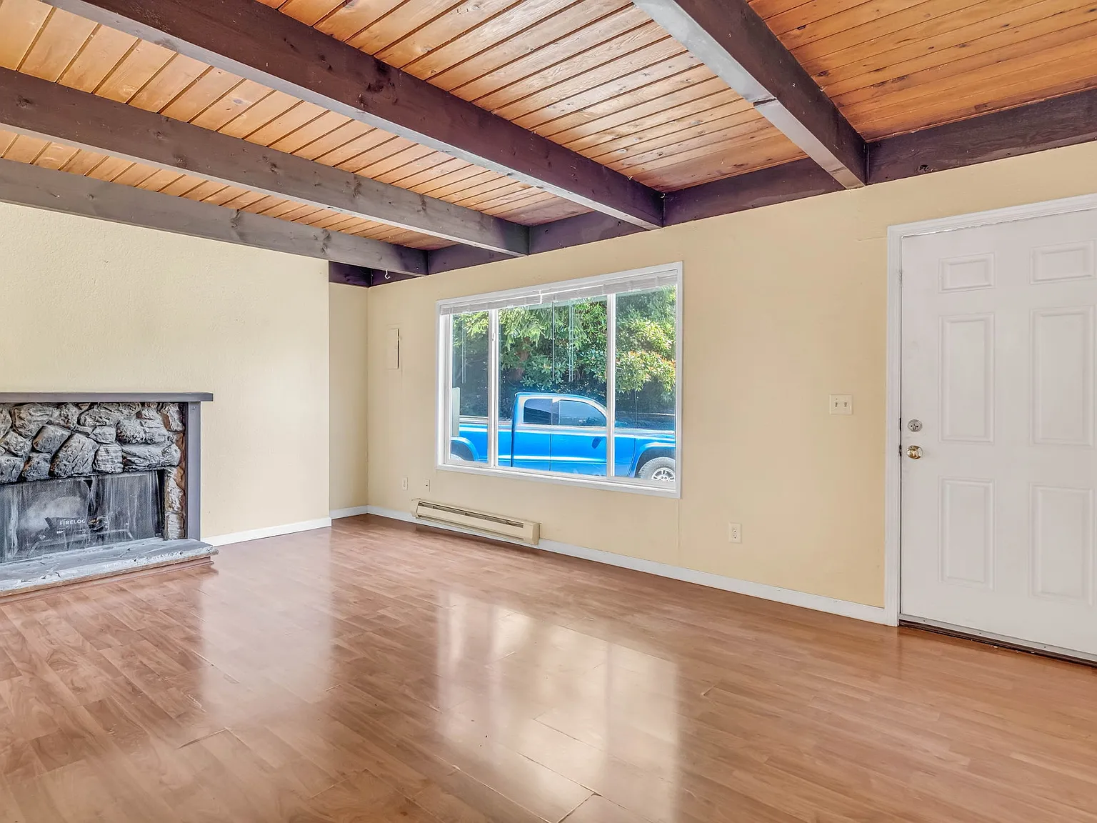 2 bed, 1.5 bath, 1000 sqft, $2,200 — Photo 2