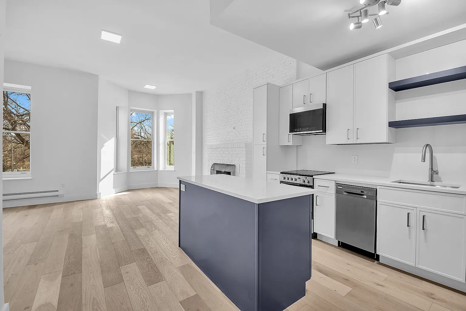 354 Central Park West — Photo 4
