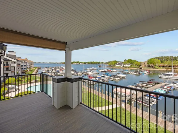 18749 Vineyard Point Ln, Cornelius, NC 28031