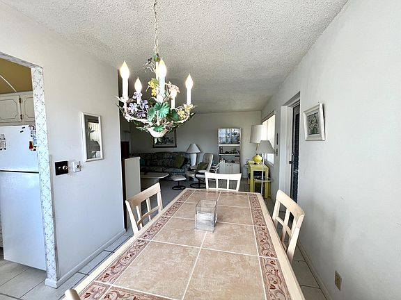 3rd image of 341 Sheffield N