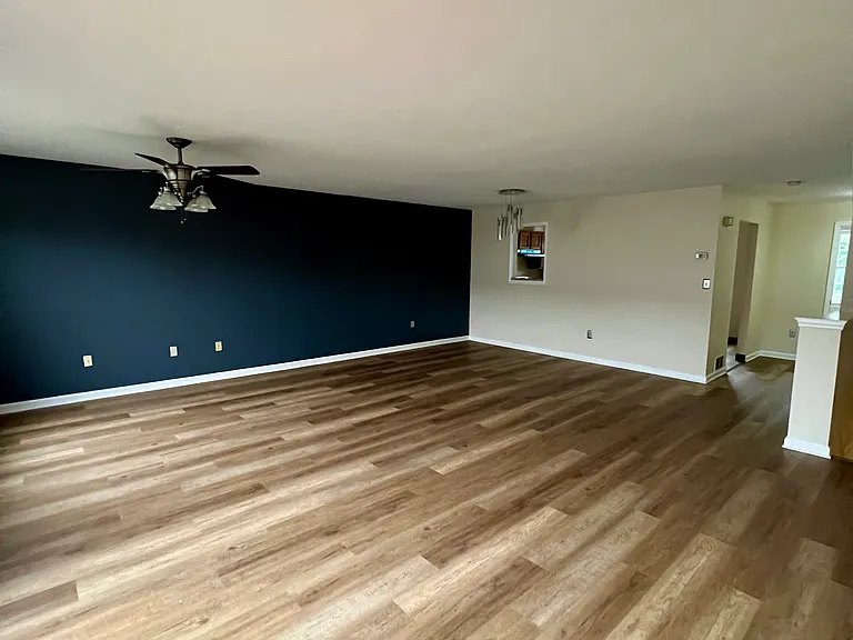 2627 Chestnut Ln — Photo 3
