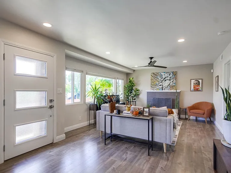 7832 Cinnabar Dr — Photo 2