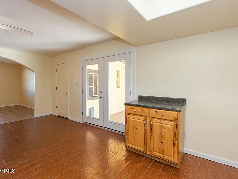 1813 E Ellis Dr — Photo 21