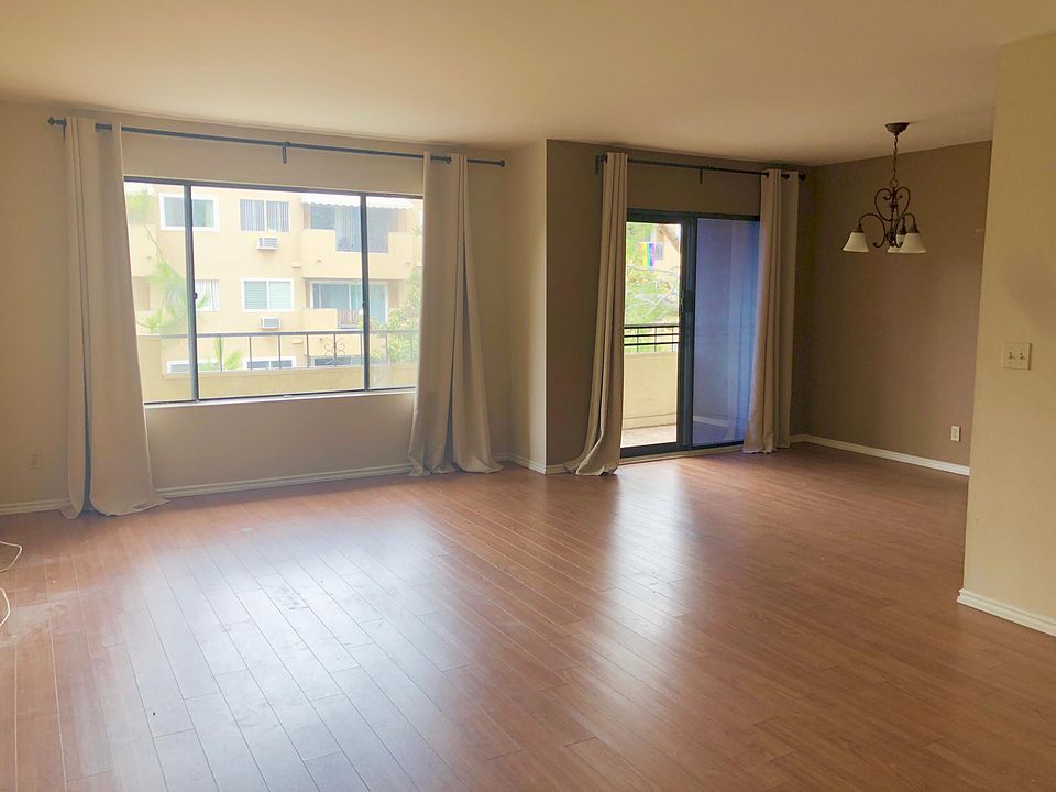1st image of 700 Westmount Dr #2