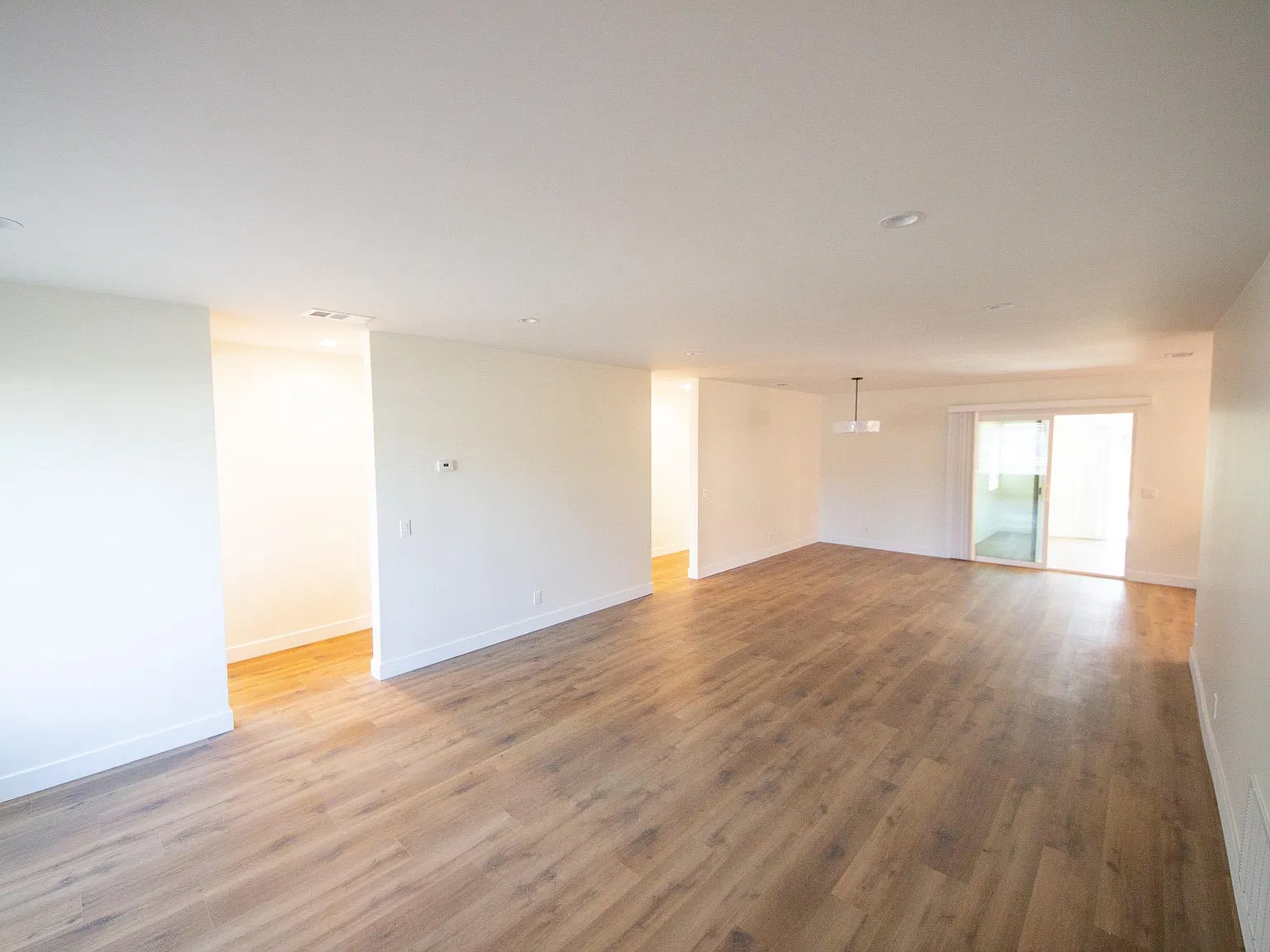 1550 Sunrise Cir — Photo 2