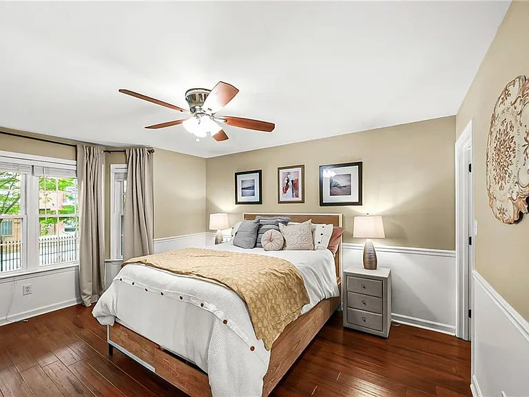 404 McGill Pl NE — Photo 11