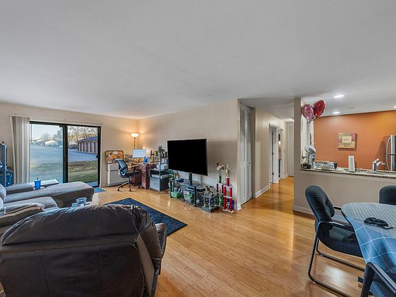 5th image of 756 Prescott Dr APT 112