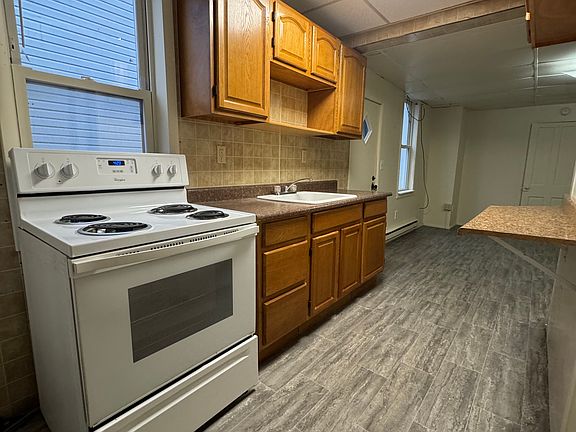 4th image of 215 Arch St #A