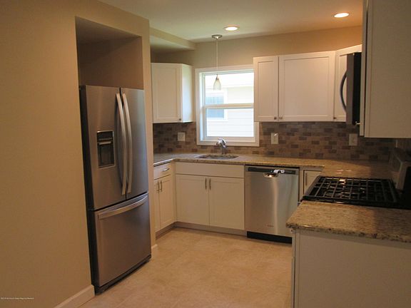 3rd image of 2100 Mount Hope Ln