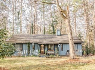 22 Golden Oaks Ln, Fletcher, NC 28732