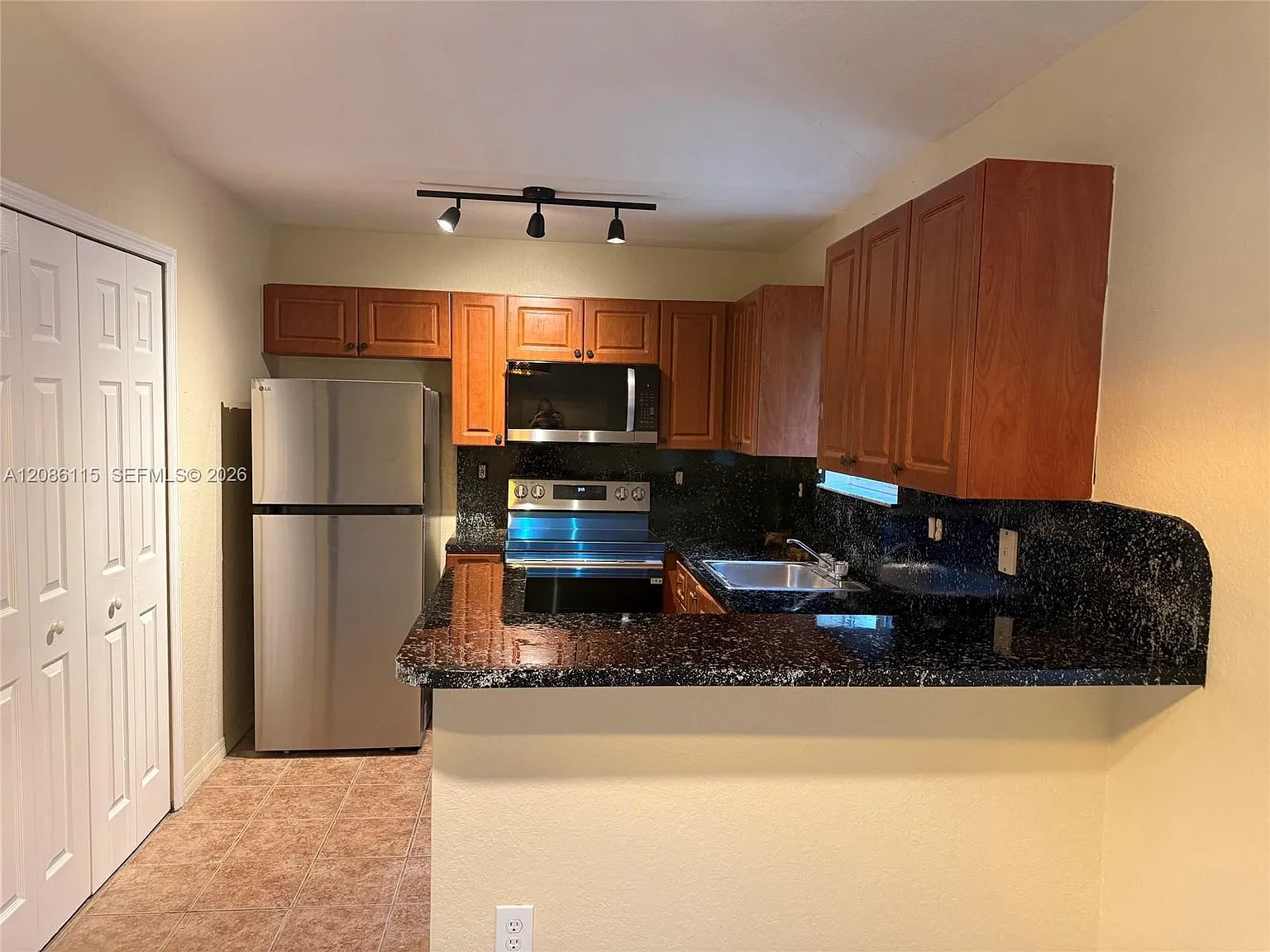Venetia Gardens South Con — Photo 3
