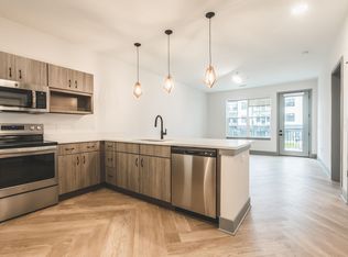 1690 W Lane Ave #319, Columbus, OH 43221