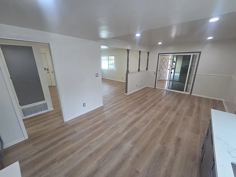 2613 Willard Ave — Photo 9