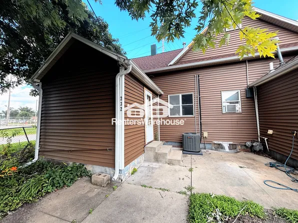 232 1st St, West Des Moines, IA 50265