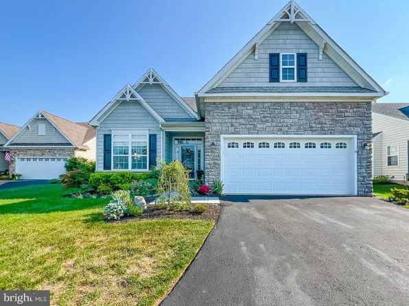 4379 Meadowridge Ln, Collegeville, PA 19426